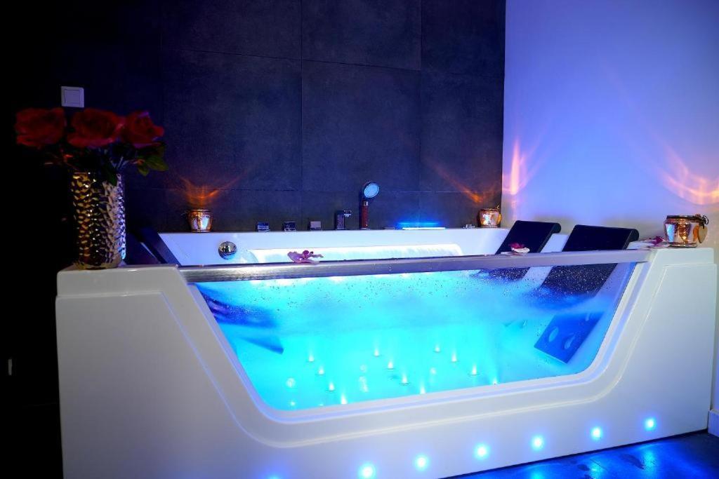 Relax Jacuzzi Apartment Cracovia Esterno foto